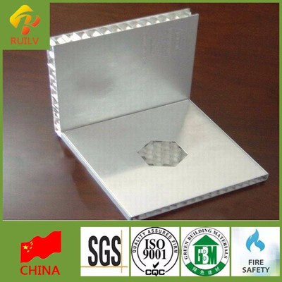 南寧鋁蜂窩板廠家 衛(wèi)生間蜂窩板隔斷與蜂窩鋁板墻面隔斷的全面解析